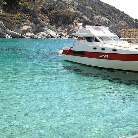 Yacht Suite مارينا دي غروسيتو المظهر الخارجي الصورة