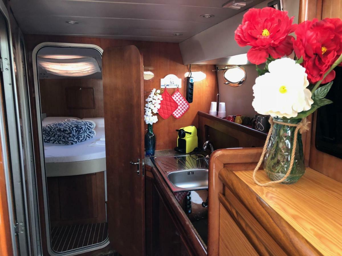 Yacht Suite مارينا دي غروسيتو المظهر الخارجي الصورة